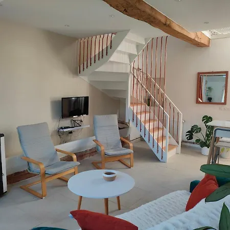 Appartement Etable De Charme Pour 2, Randonnees, Plages